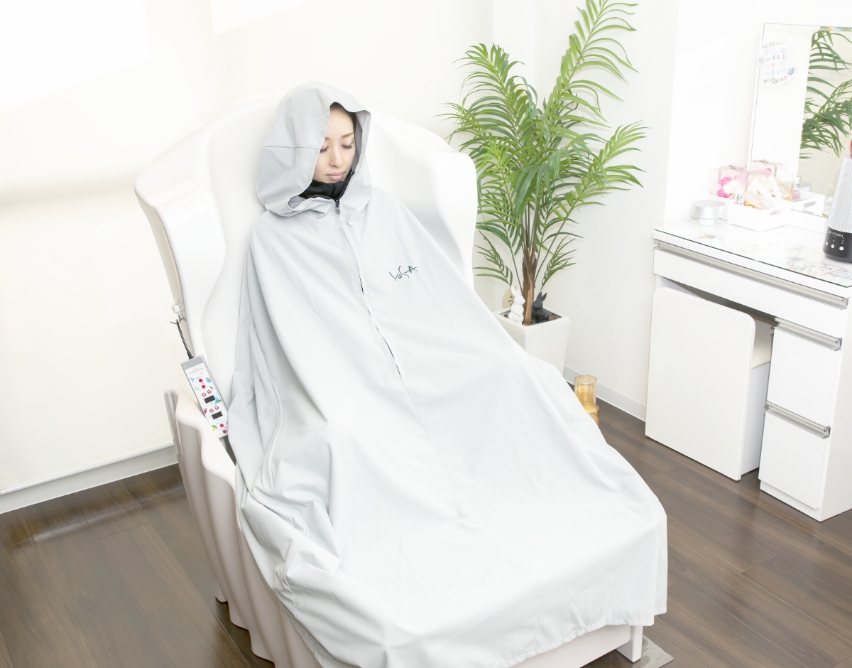 ヨサに使われるハーブの一種とタオル